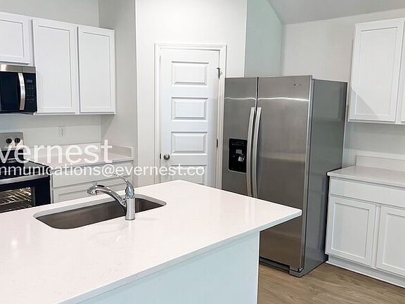 4th image of 1607 Ridgefield Cir
