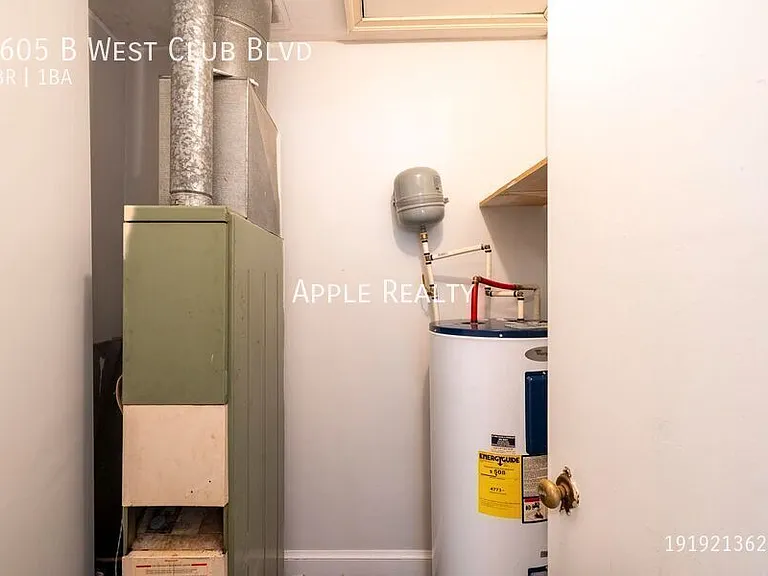 1605 W Club Blvd #B — Photo 6
