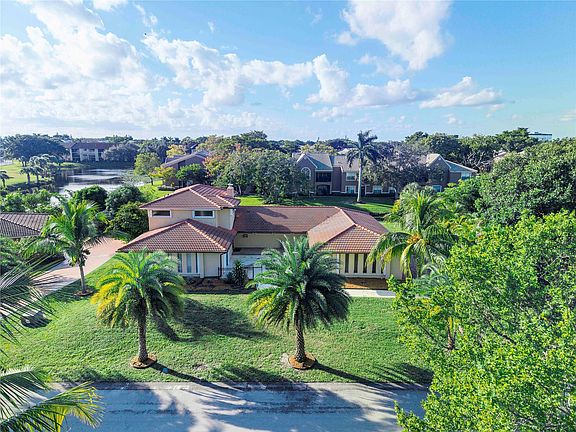 3rd image of 9030 NW 32nd Street