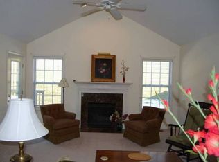 174 Julia Ct, Sandy Hook, CT 06482