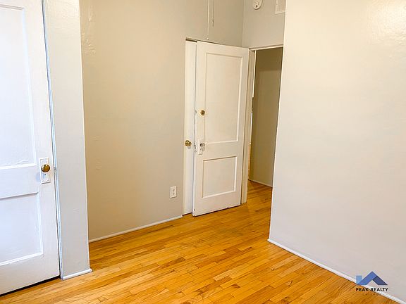 4th image of 959 W Webster Ave #3887884