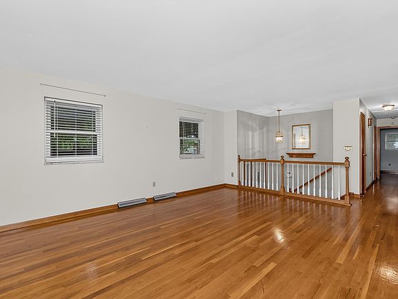 3rd image of 16 Homestead Pl