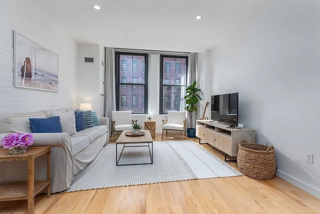 2 bed, 2.0 bath, 1033 sqft, $5,250 — Photo 1