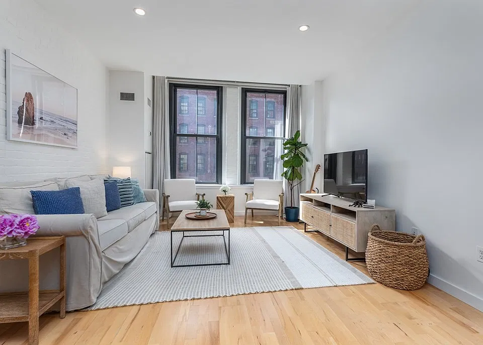 346 Congress St #209