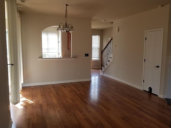 Dining Area w/ Bay window