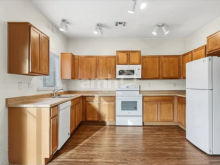 5128 W Shumway Farm Rd — Photo 3