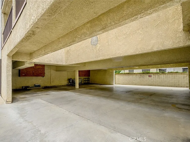 330 Pioneer Dr — Photo 19