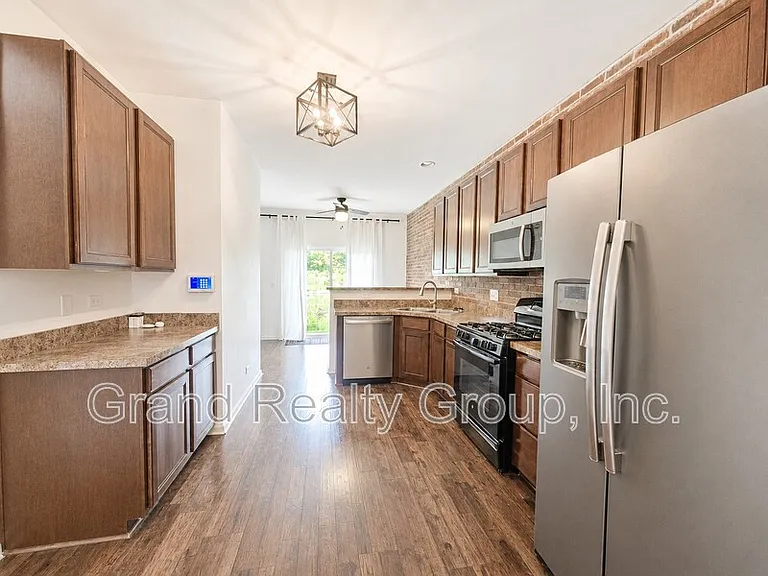 376 S Jade Ln — Photo 4