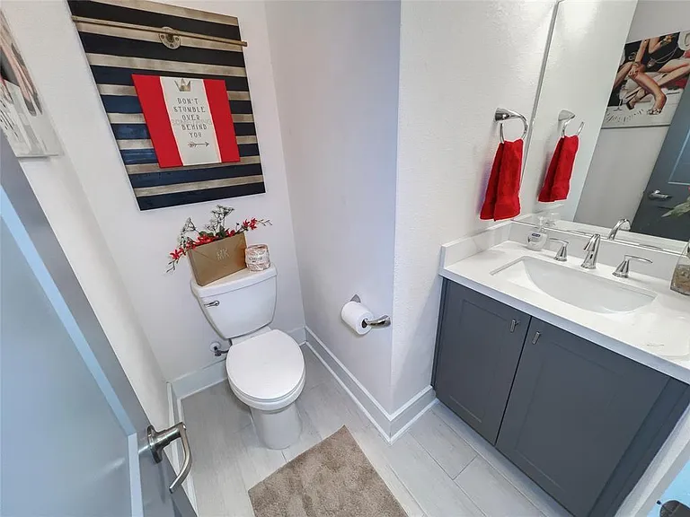 2404 Saint Charles St — Photo 23