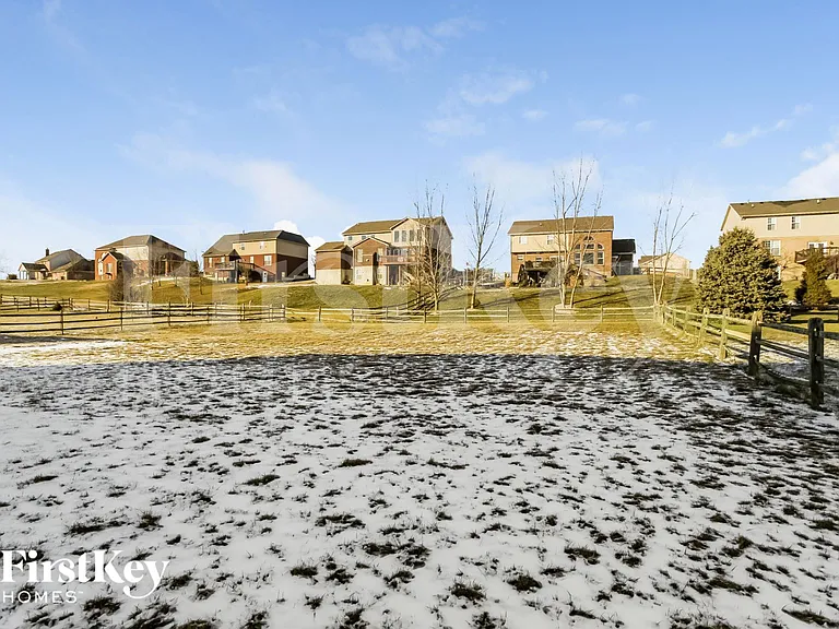 5158 Grandin Ridge Dr — Photo 14