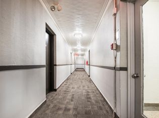 212 Lakeshore Road East, Mississauga, ON L5G 1G4
