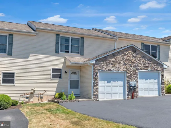 2584 Daniels Ln, Quakertown, PA 18951