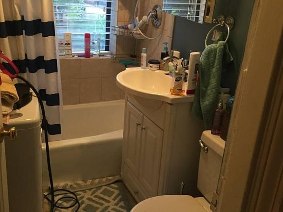 4th image of 141 Englewood Ave #2A