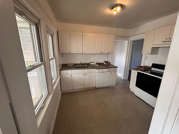 4th image of 12-14 Ann St #2