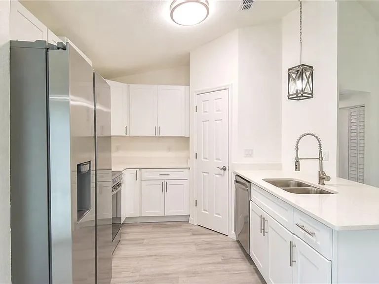 510 SW 15th Ave — Photo 11