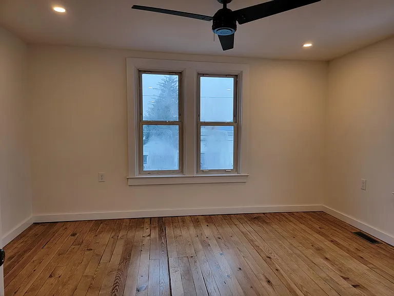 212 W Main St — Photo 20