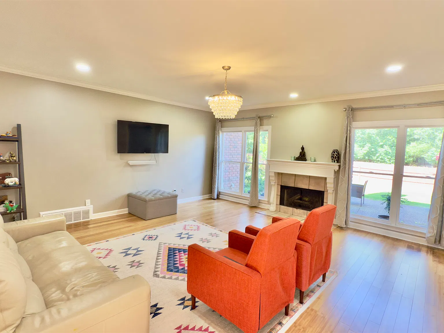 5 bed, 3.5 bath, 4160 sqft, $3,550 — Photo 4