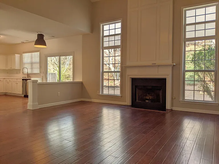 3415 Ridgefair Dr — Photo 2