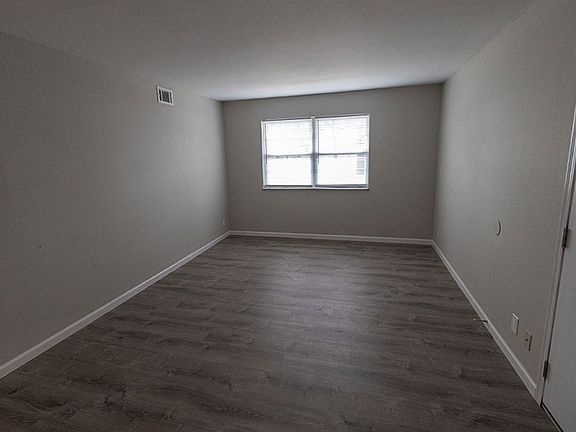 5th image of 3408 Balboa Ln APT 43