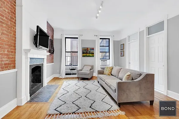 Sold by Bond New York | media 13