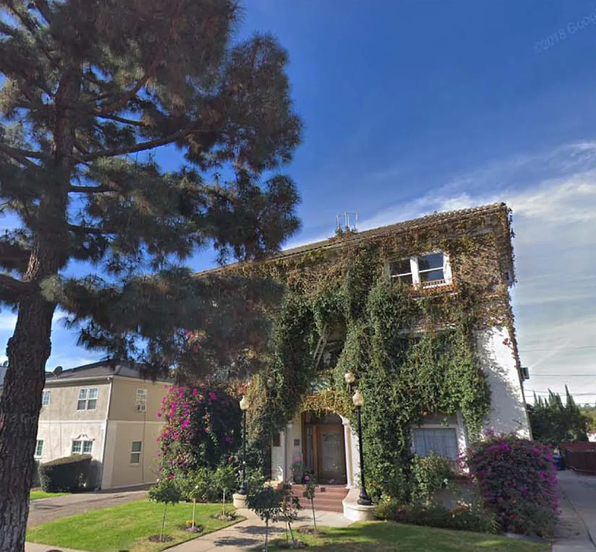 Building Photo - 1935 N Vermont Ave #4