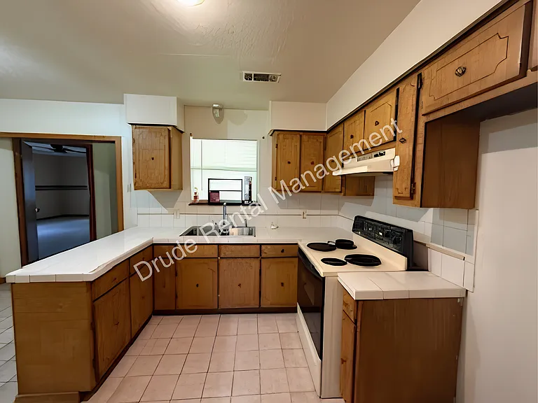 335 N Baronne St — Photo 17