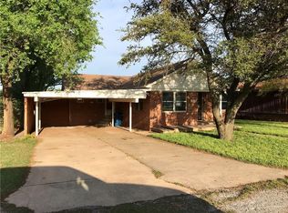 1107 N West St, Cordell, OK 73632