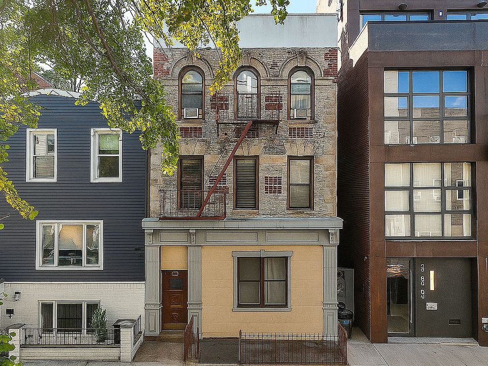 1st image of 381 Manhattan Ave