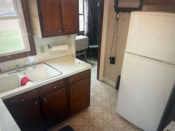 3rd image of 805 4th Ave SE