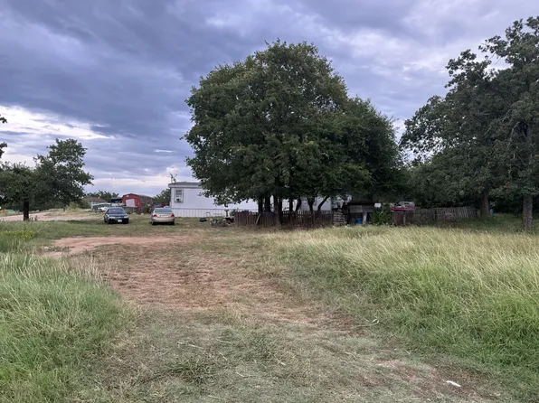 202 Salt Creek Rd, Springtown, TX 76082