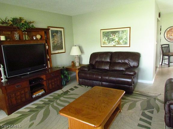 3rd image of 1419 Alwynne Dr