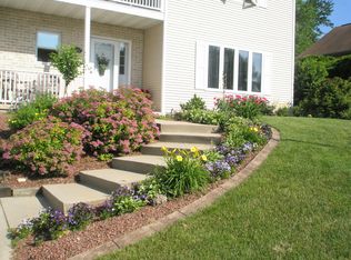 2967 Vercauteren Dr, Green Bay, WI 54313