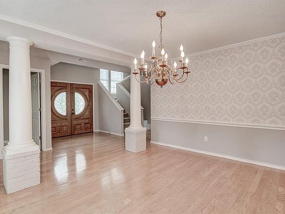 3rd image of 3903 Cross Hill Ct