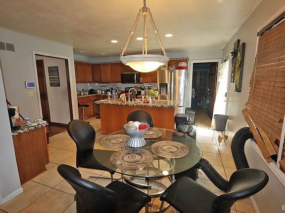 2nd image of 4566 Ivy Glenn Dr