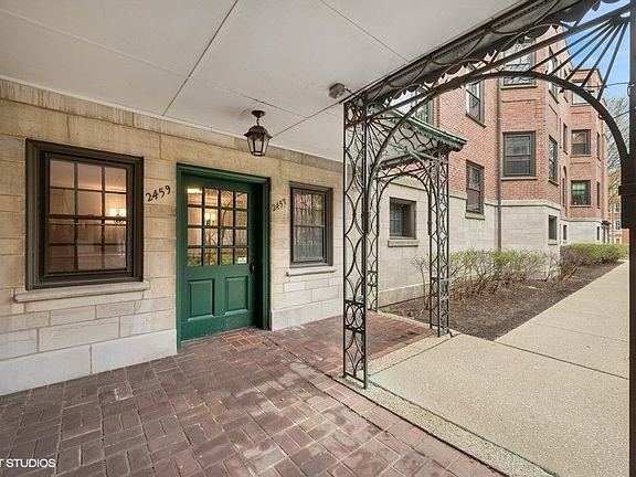 2nd image of 2457 Prairie Ave APT 1C
