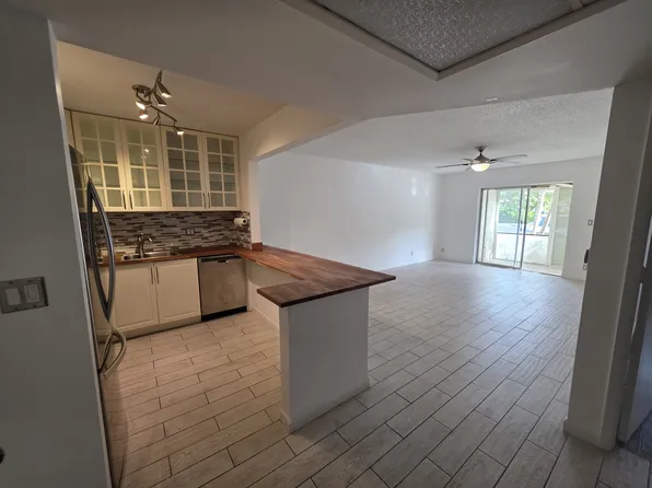 257 S Cypress Rd, Pompano Beach, FL 33060