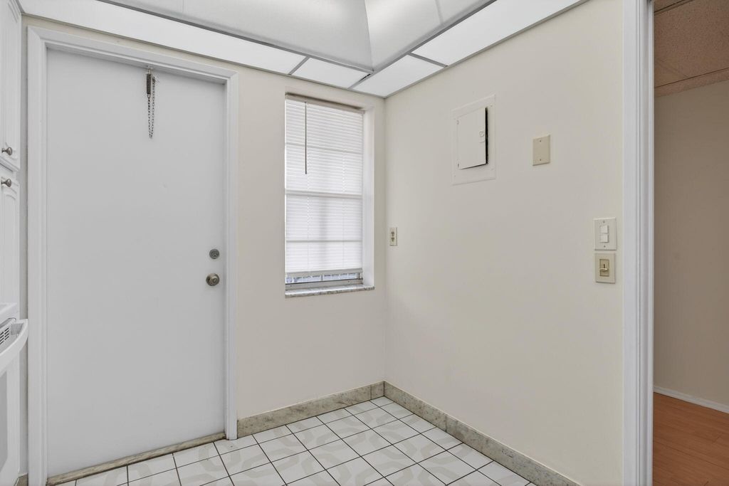 2651 S Palm Aire Drive #302, photo 6