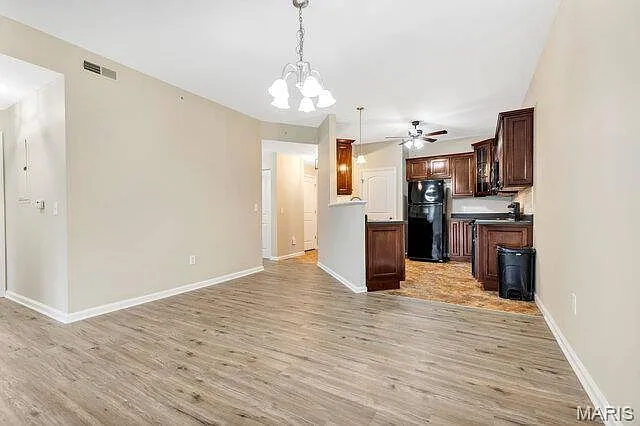 115 Saint James Ct — Photo 14
