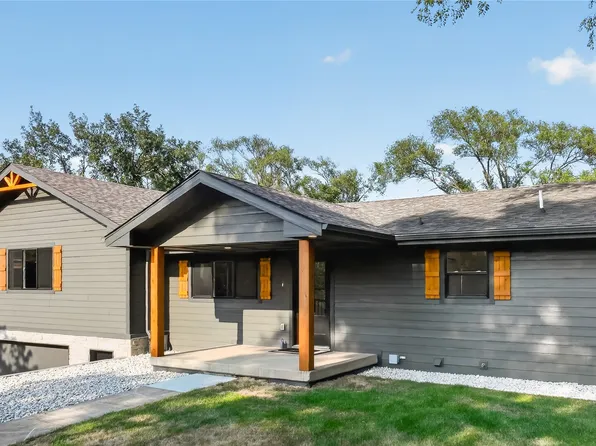 33944 Overton Cir, Adel, IA 50003