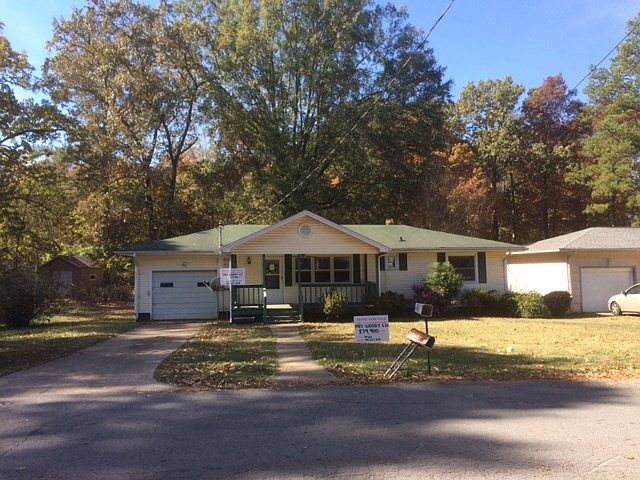1st image of 1413 Woody Ln