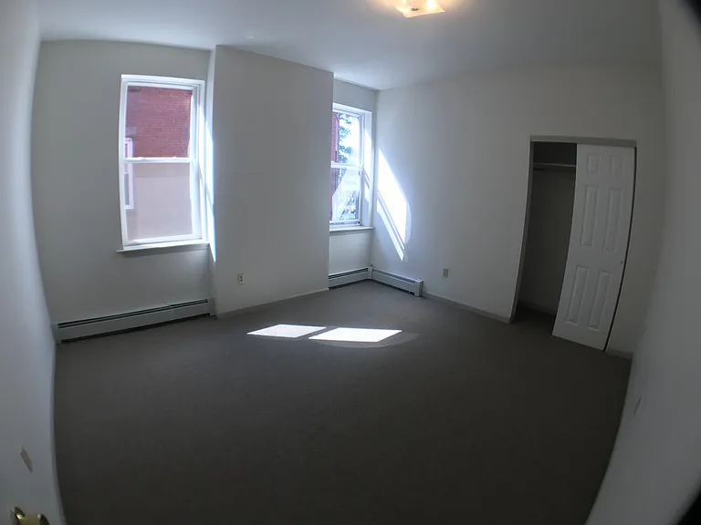 686-688 Broad St — Photo 30