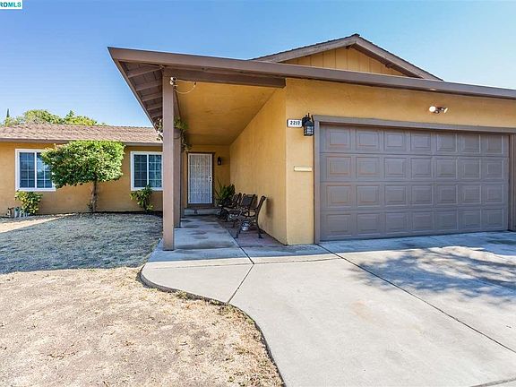3rd image of 2217 Lopez Dr