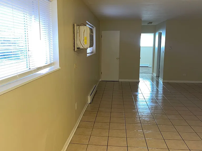 809 W Greenwood Ave #1E — Photo 2