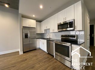 3831 N Broadway St #522, Chicago, IL 60613