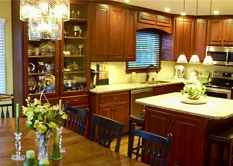 4 bed, 2.5 bath, 2553 sqft, $3,000 — Photo 4