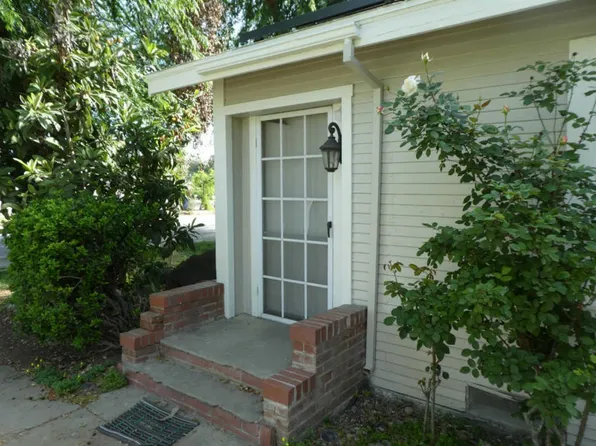 213 W Maple Ave, Tulare, CA 93274