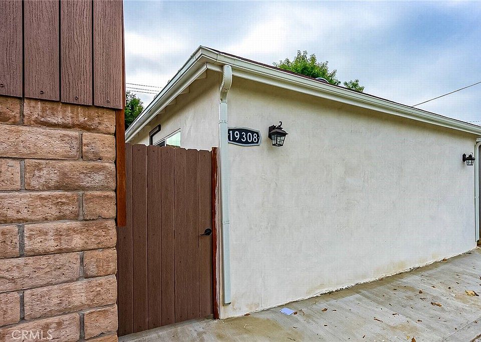 1st image of 19308 W Calvert St