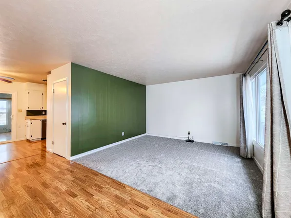 1109 Sherwood Rd, Norfolk, NE 68701