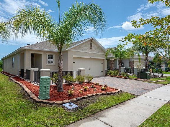 3rd image of 281 CARYOTA COURT
