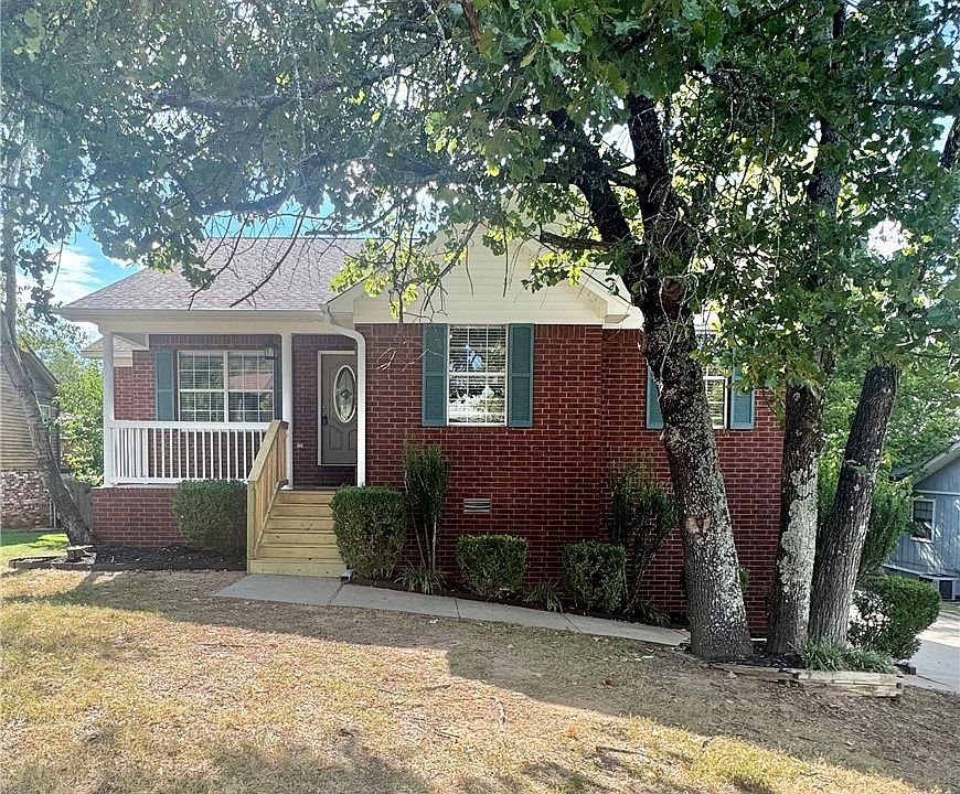 1st image of 216 Heather Ln